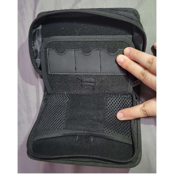 Red DS Cloth Case, Is Stained. Has Space For Games. - Picture 2 of 4